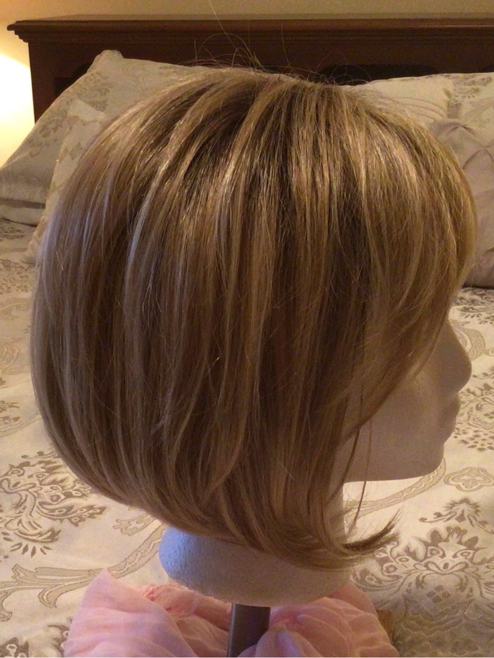 Hairdo Wig GRACEFUL Bob Rooted Golden Wheat Light Gold Blonde - Picture 4 of 10